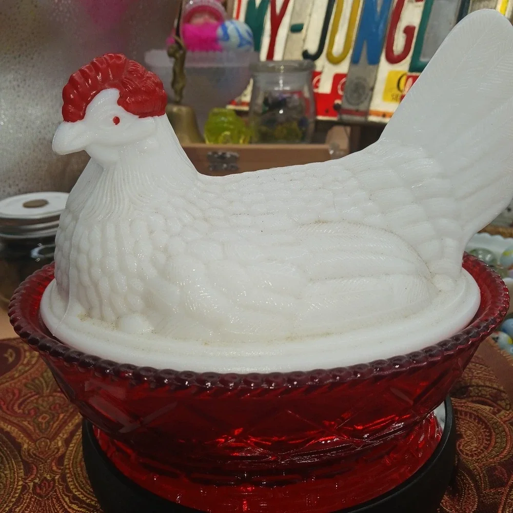 Vtg WESTMORELAND Milk Glass Hen On Amberina Nest SPLIT TAIL Holiday Marriage HON